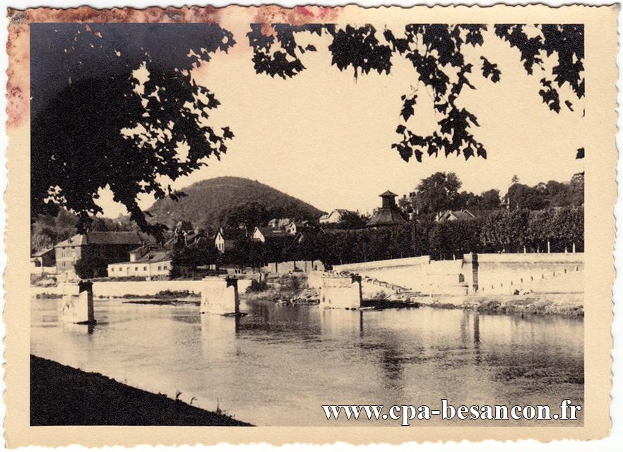 BESANÇON - Le pont Canot détruit en septembre 1944.